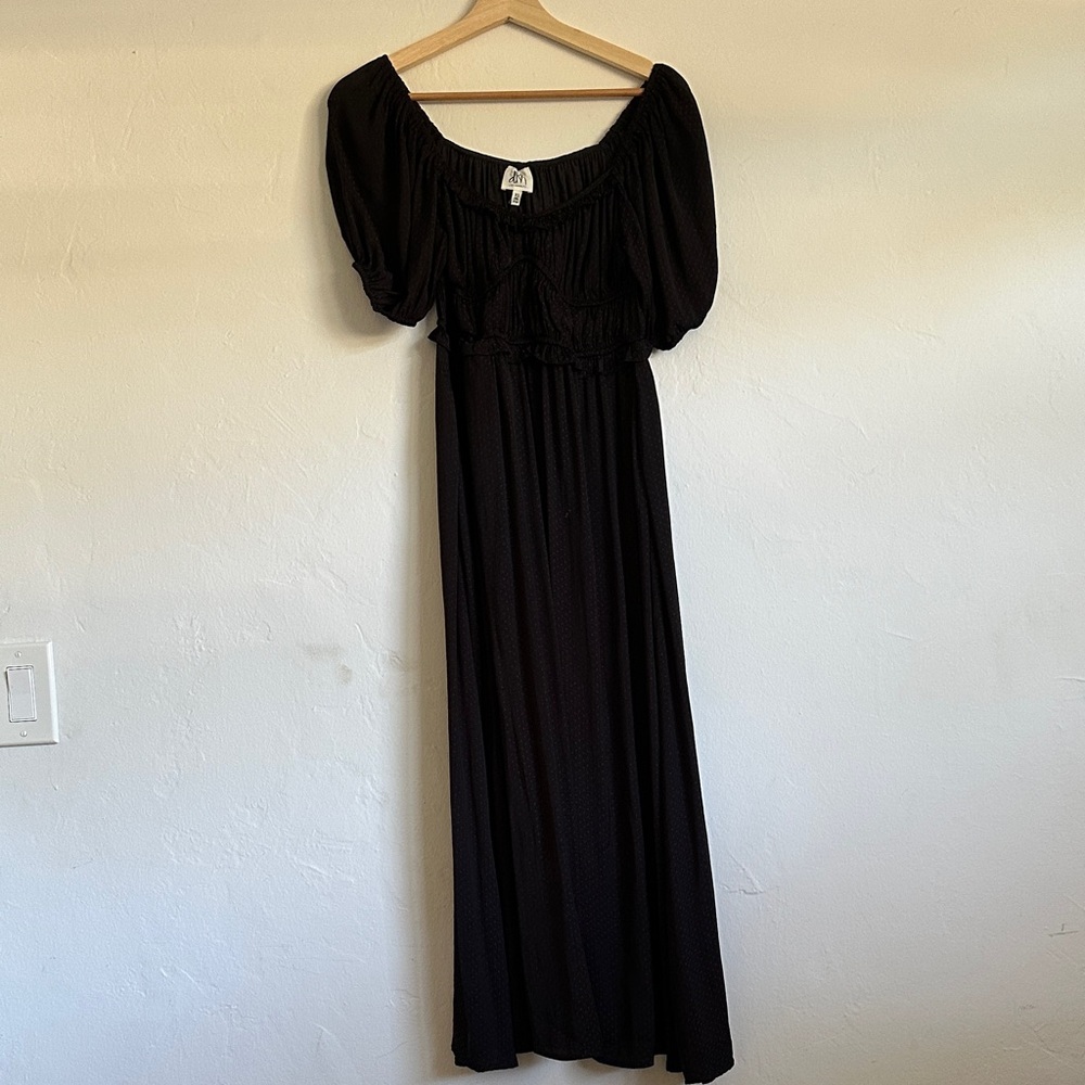 Elegant Black Off-Shoulder Maxi Dress